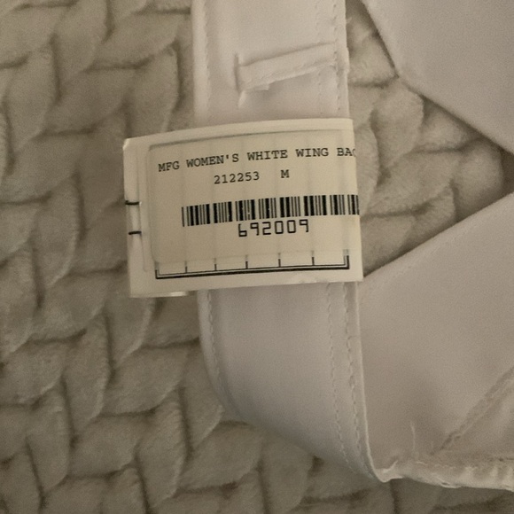 Women’s wing backless shirt - Picture 3 of 4